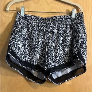Athleta Mesh Racer Midrise 4 Short